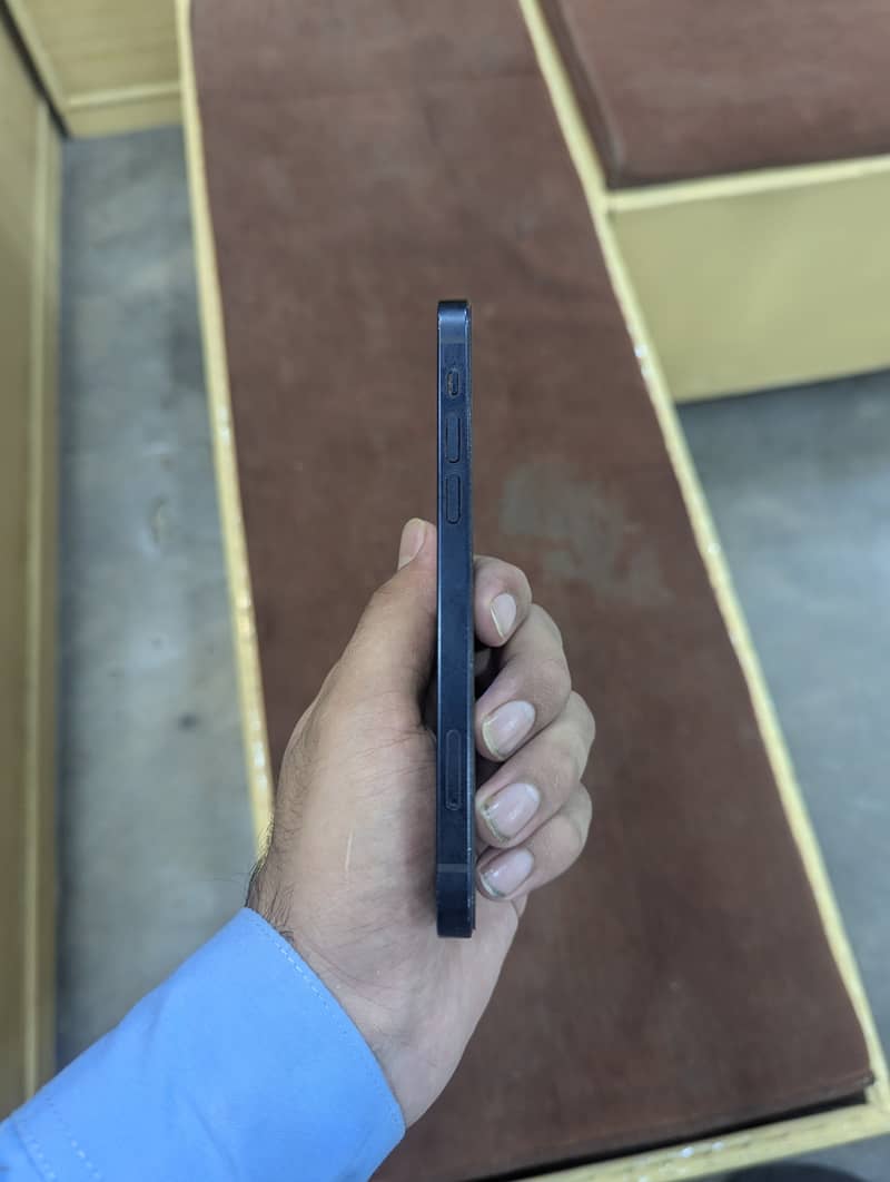 Apple iPhone 12 0