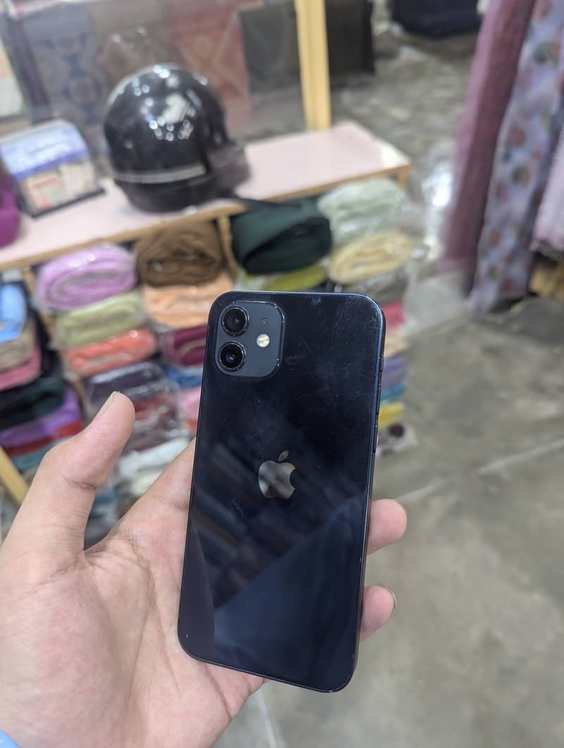 Apple iPhone 12 3