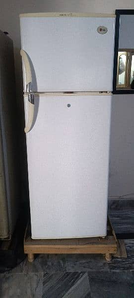 LG fridge 10/10 condition