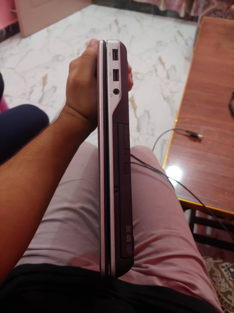 Dell Latitude E6540 5
