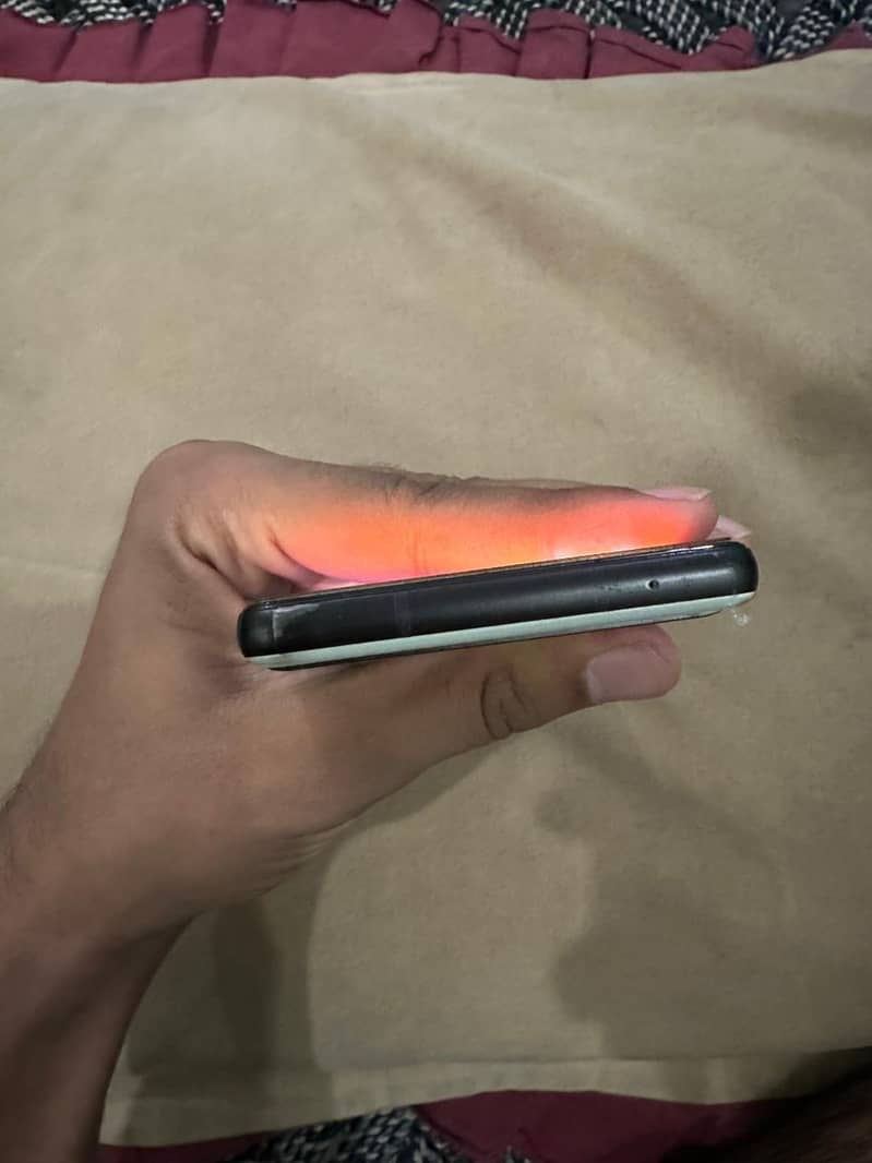 Google Pixel 6a 5