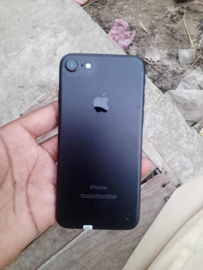 Apple iPhone 7 1