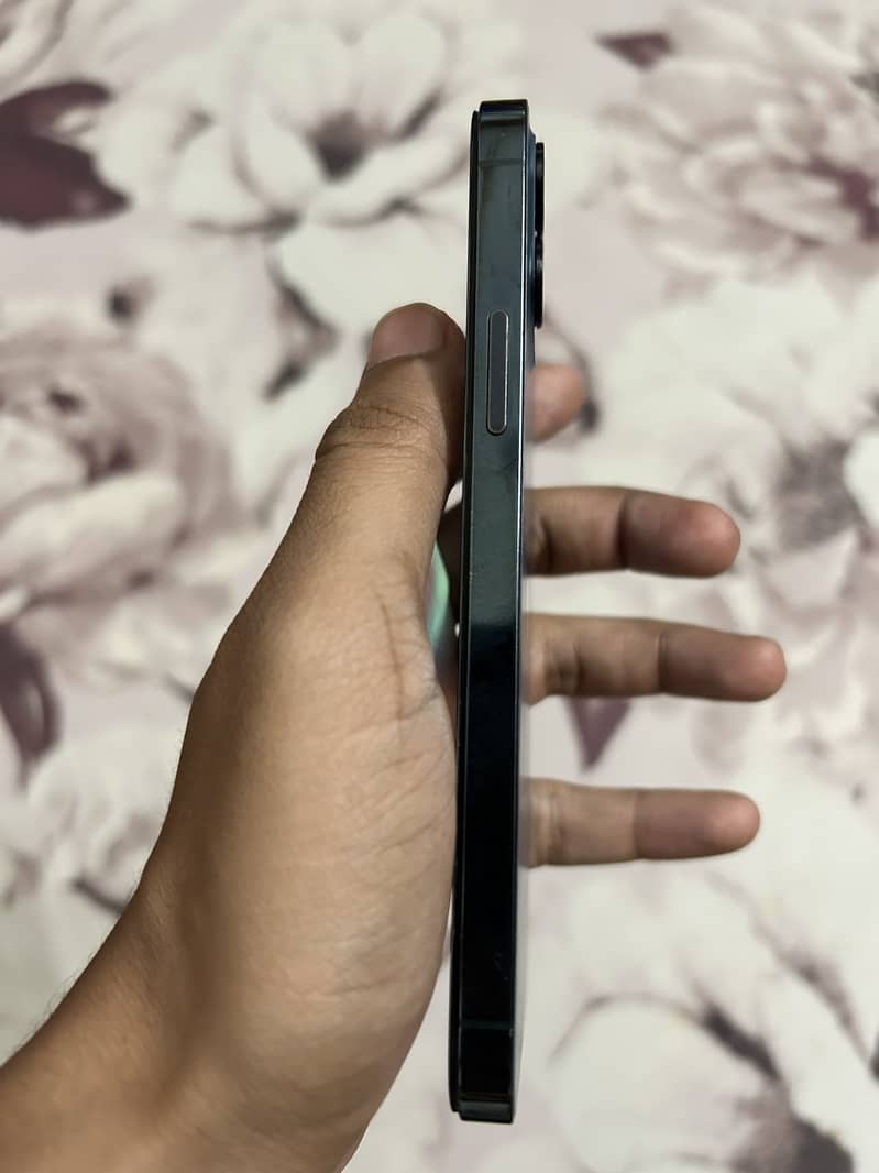 Apple iPhone 12 Pro 1