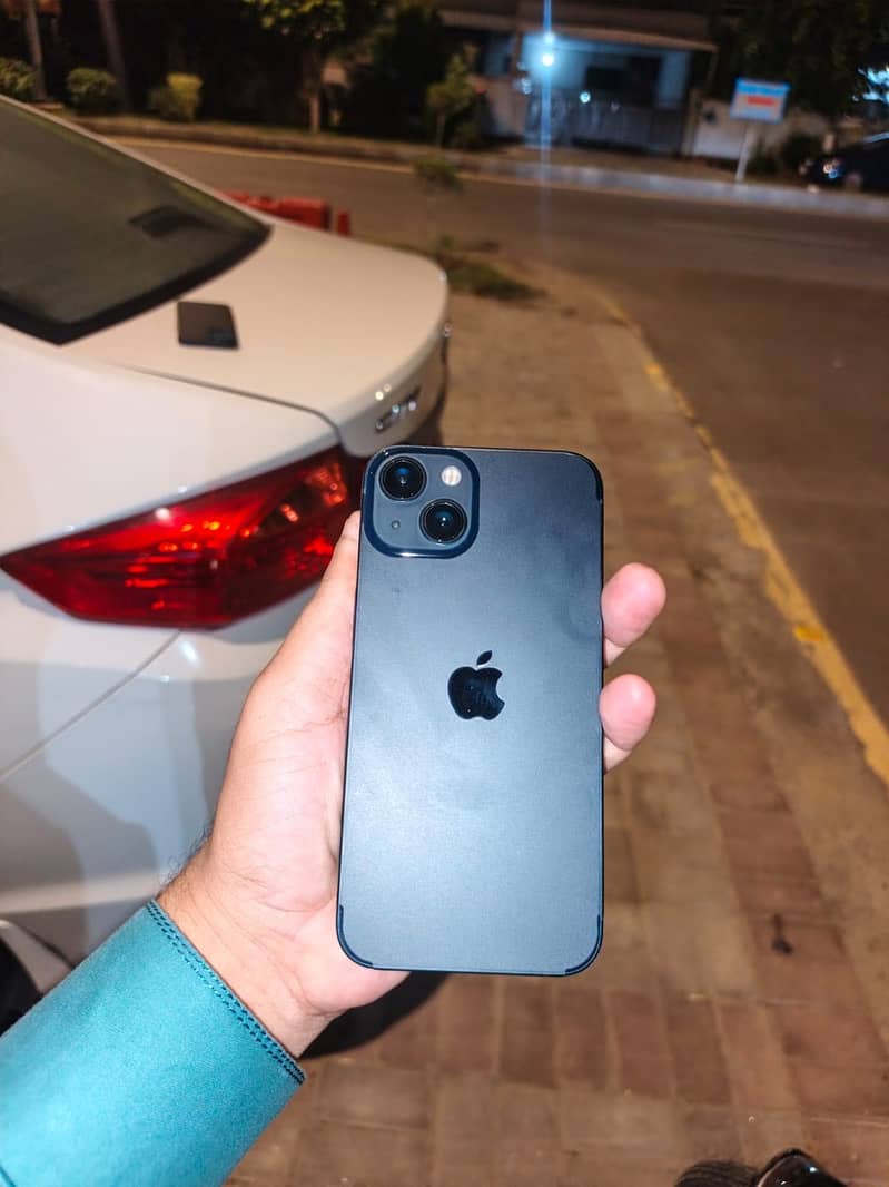 Apple iPhone 13 0