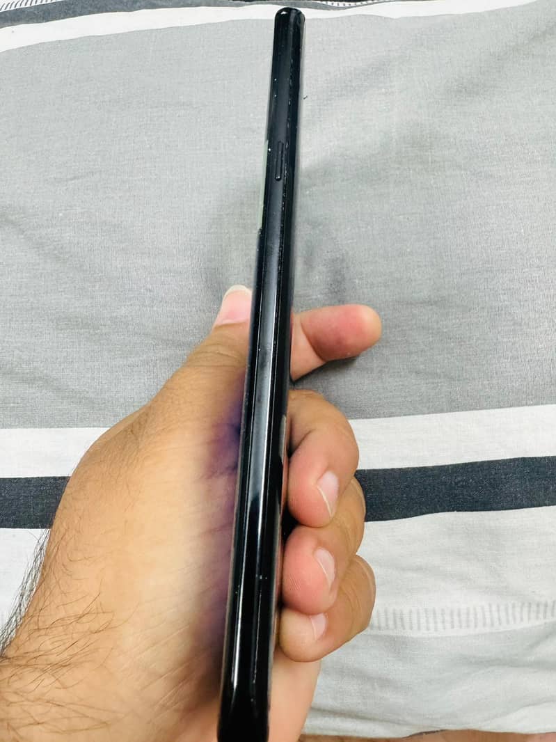 Samsung Mobile S8 Plus 2