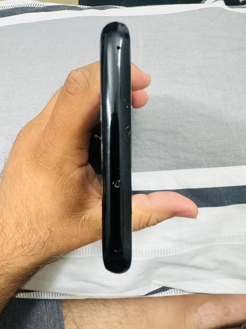 Samsung Mobile S8 Plus 3