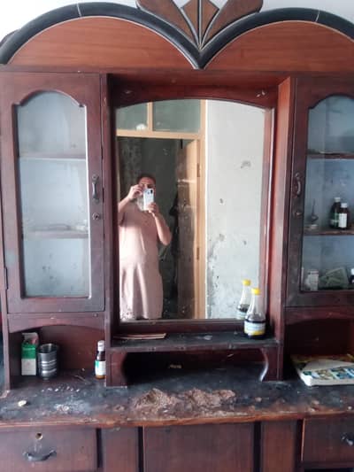 SHOWCASE,BED & DRESSERS FOR pkr 20000