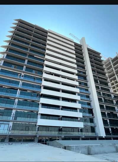 B-17 J7 emporium mall apartment ready to move 1 bed flat available for Sale