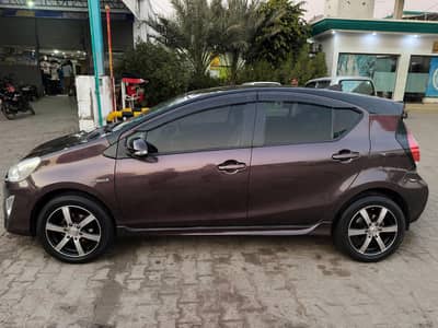 Toyota Aqua 2015 Model push start G package 2018 registered