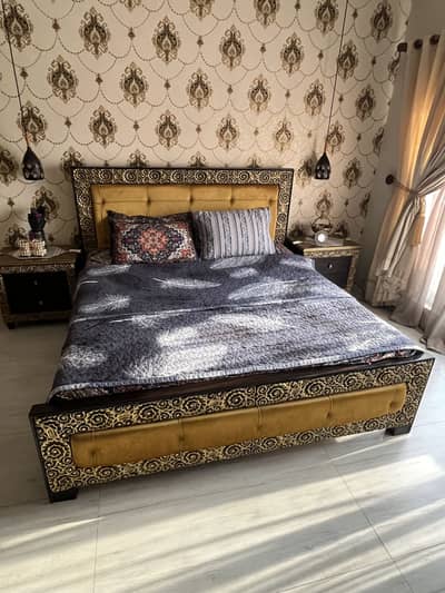 Luxury Bedroom Furniture Set – King Size Bed + 2 Side Tables + Dresser