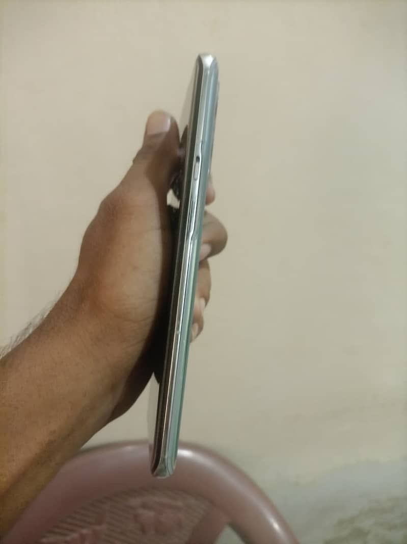 OnePlus 9 pro 5G 4