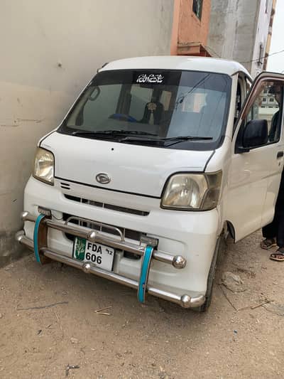 family used car zarorat ki wajah se sale krhe hai bas