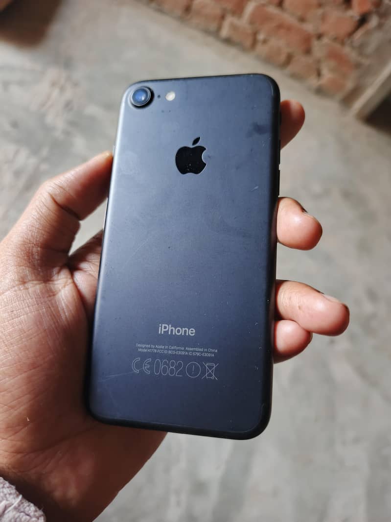 Apple iPhone 7 1