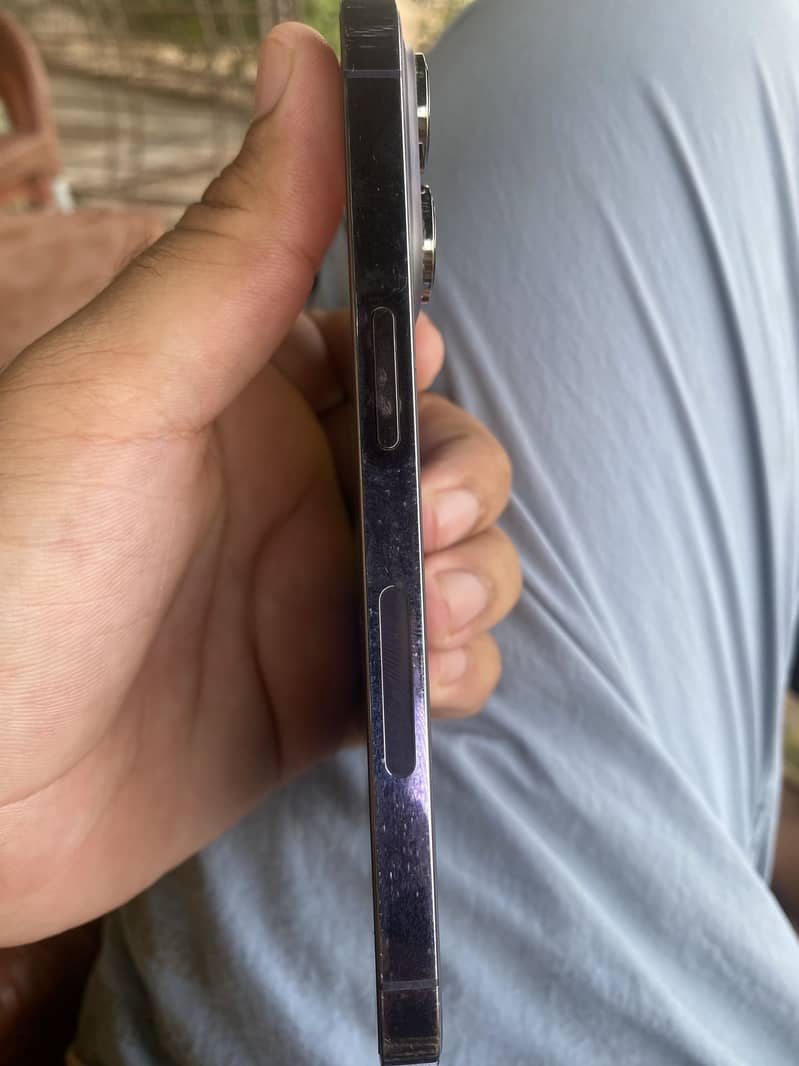 Apple iPhone 14 Pro 0
