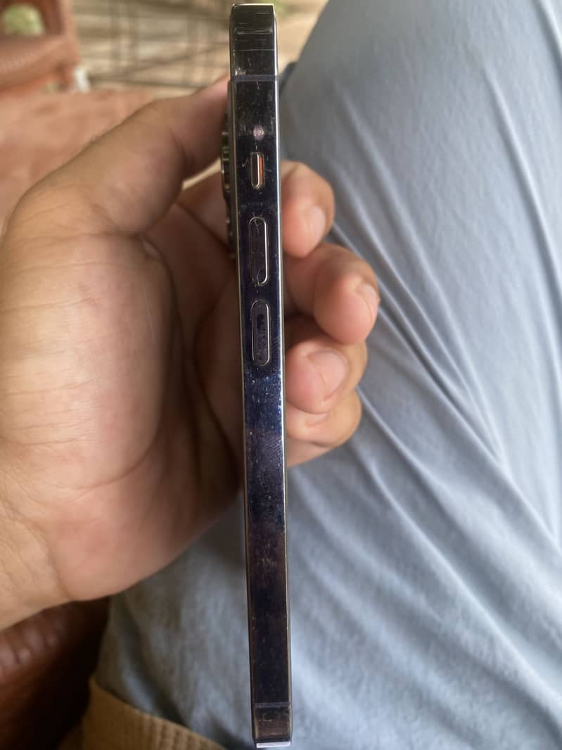 Apple iPhone 14 Pro 4