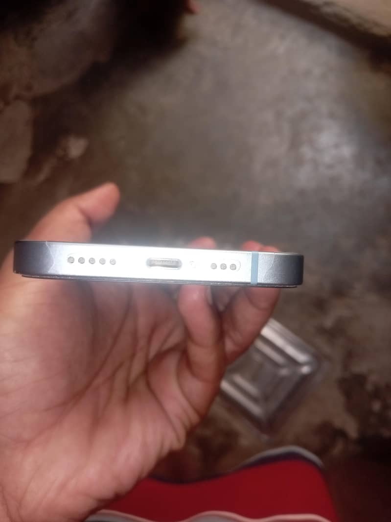 Apple iPhone 14 3
