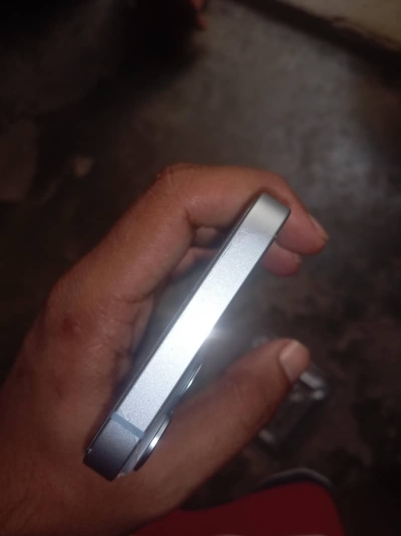 Apple iPhone 14 4