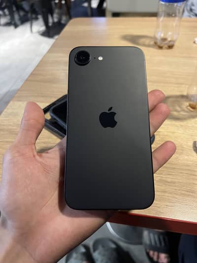 Apple iPhone 16e