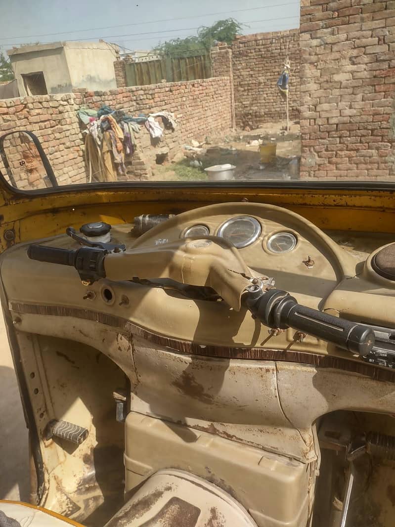 auto rickshaw 1