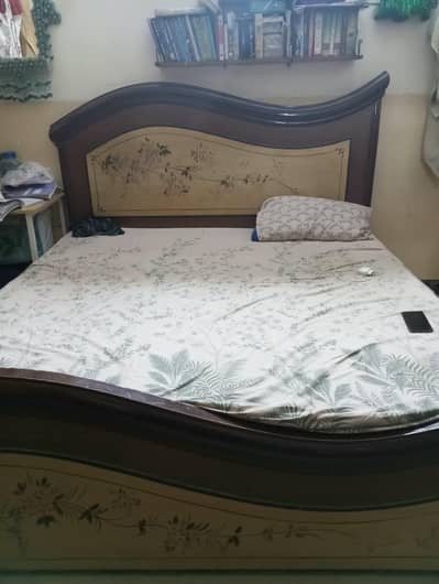 bedroom furniture set used