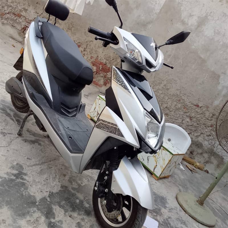 Scooty 1