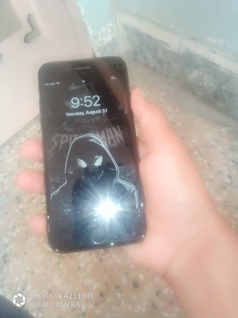 Apple iPhone 7 3