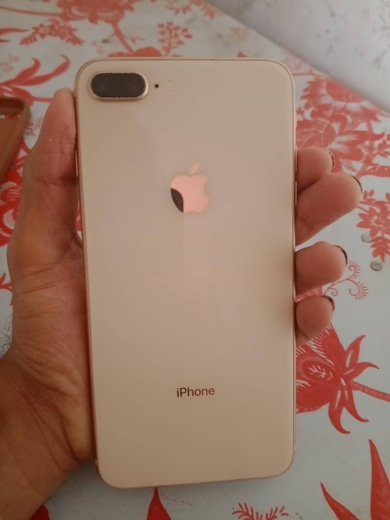 Apple iPhone 8 Plus 0