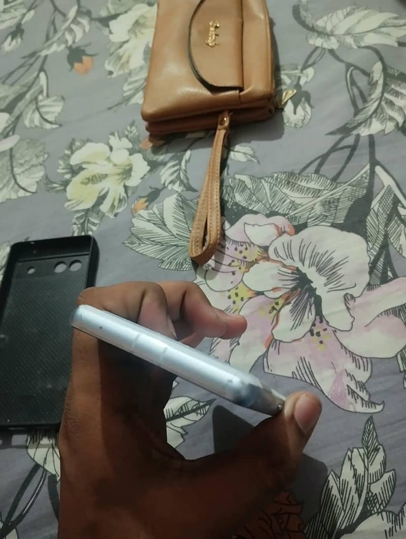Google Pixel 7a 4