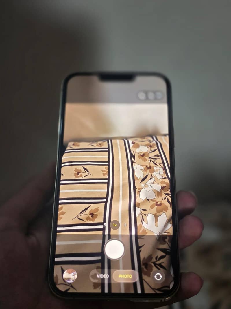 Apple iPhone 13 Pro Max 12