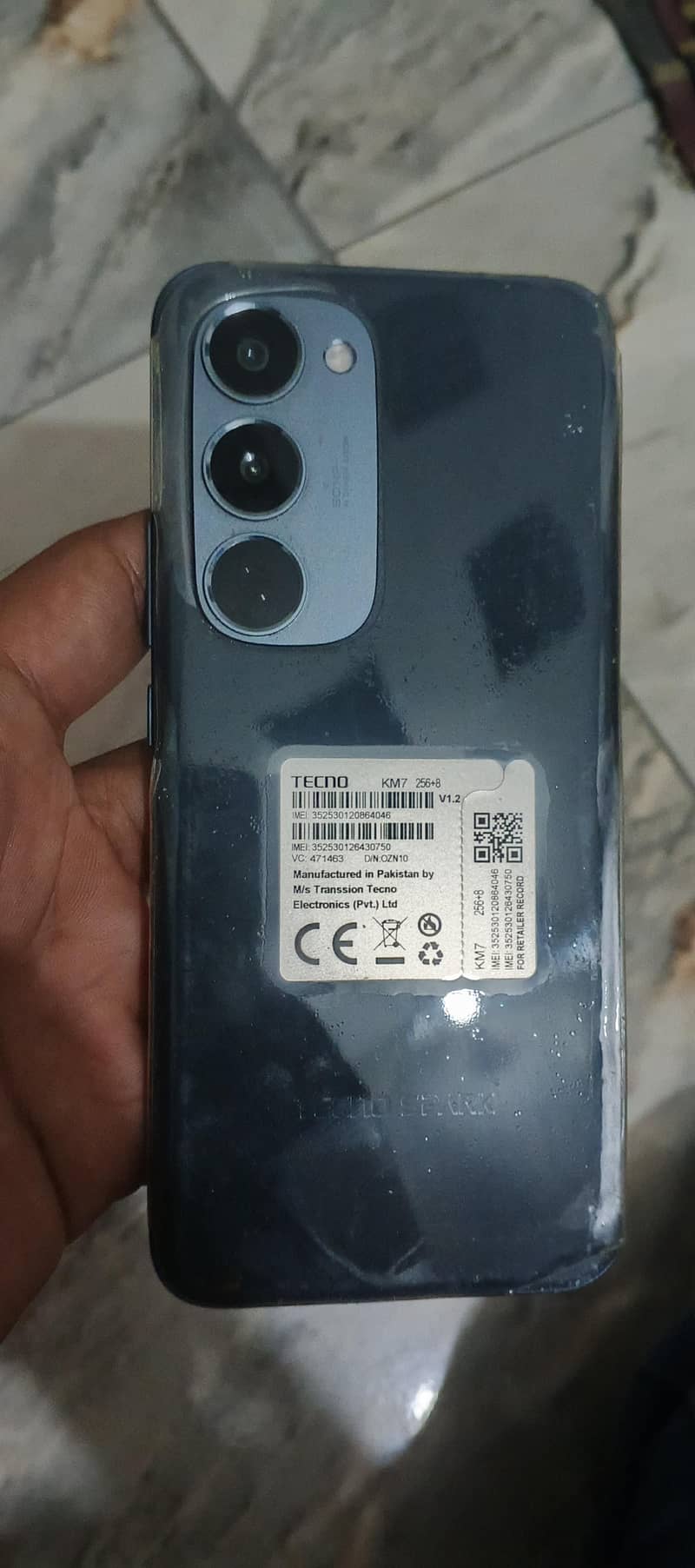 Tecno Spark 40 pro plus 4