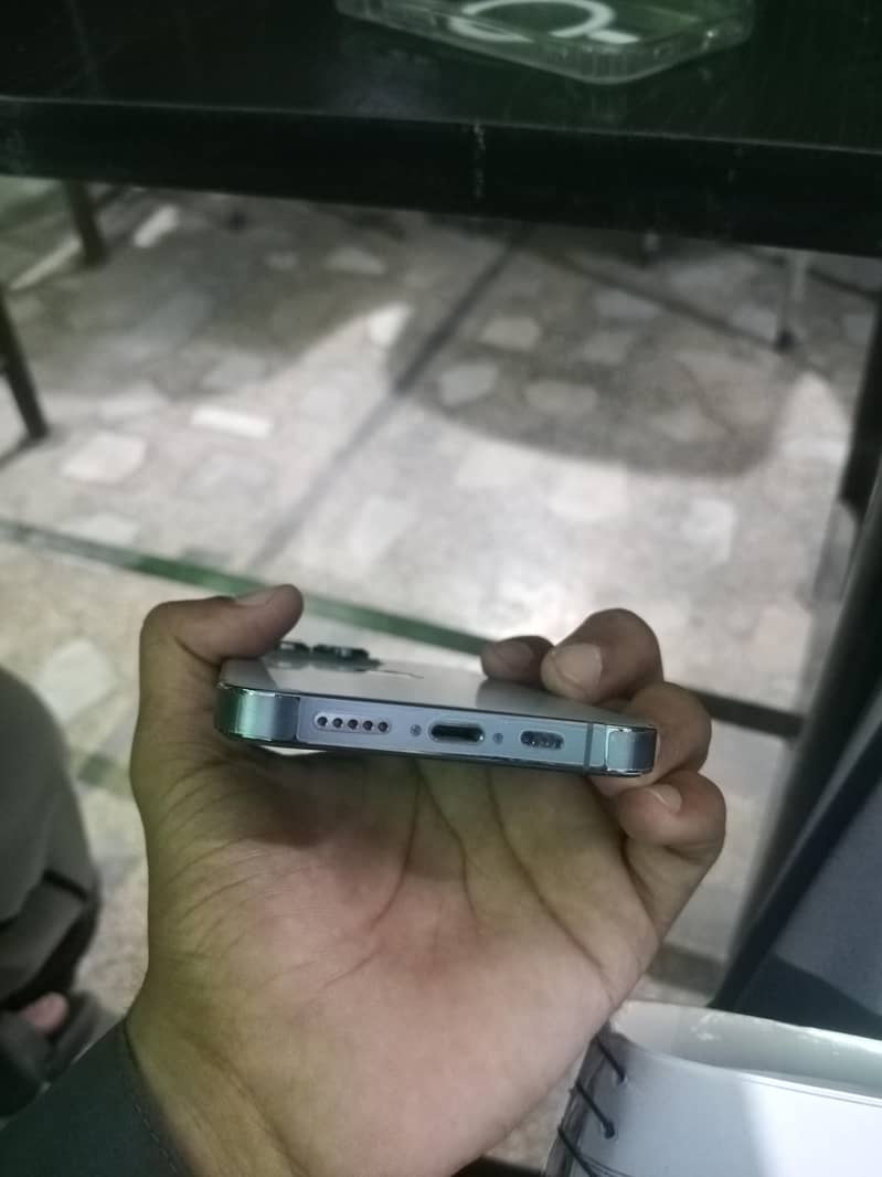 Apple iPhone 13 Pro 3