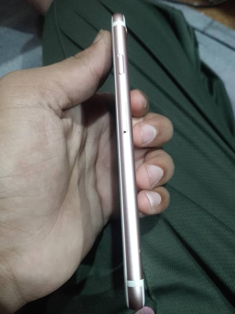 Apple iPhone 6S 1