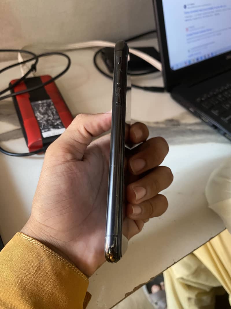 Apple iPhone XS 0