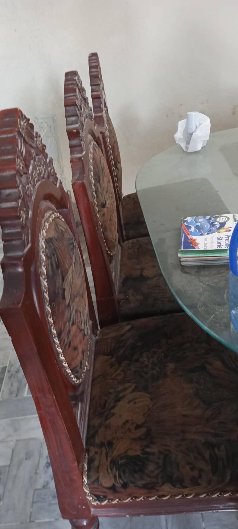 dining table and five chairs 2
