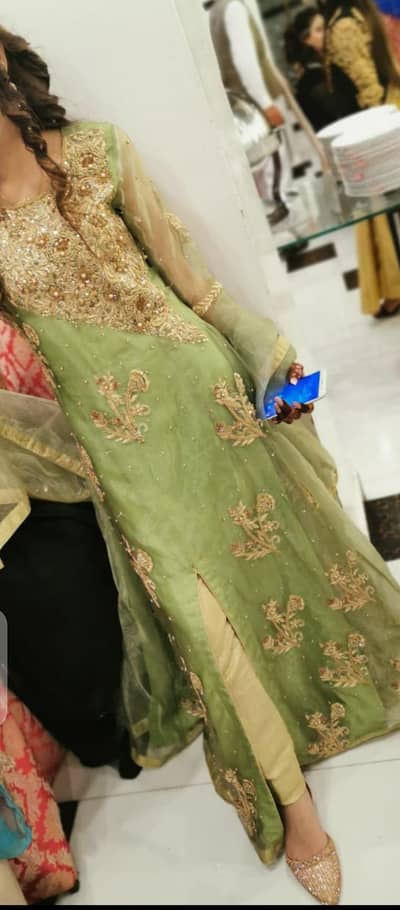 maxi . . pista green colour