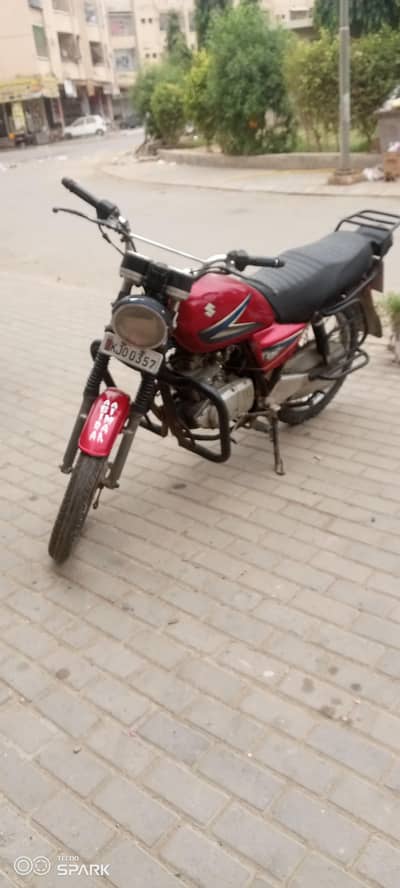 Suzuki 150 red color special edition