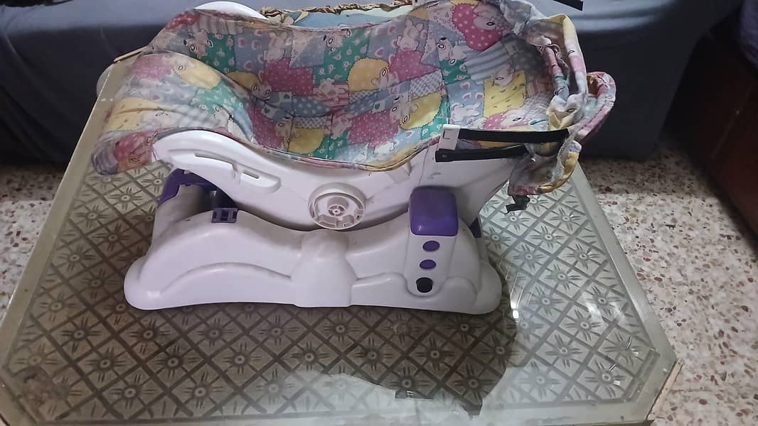 Carry Cot & Swing 1