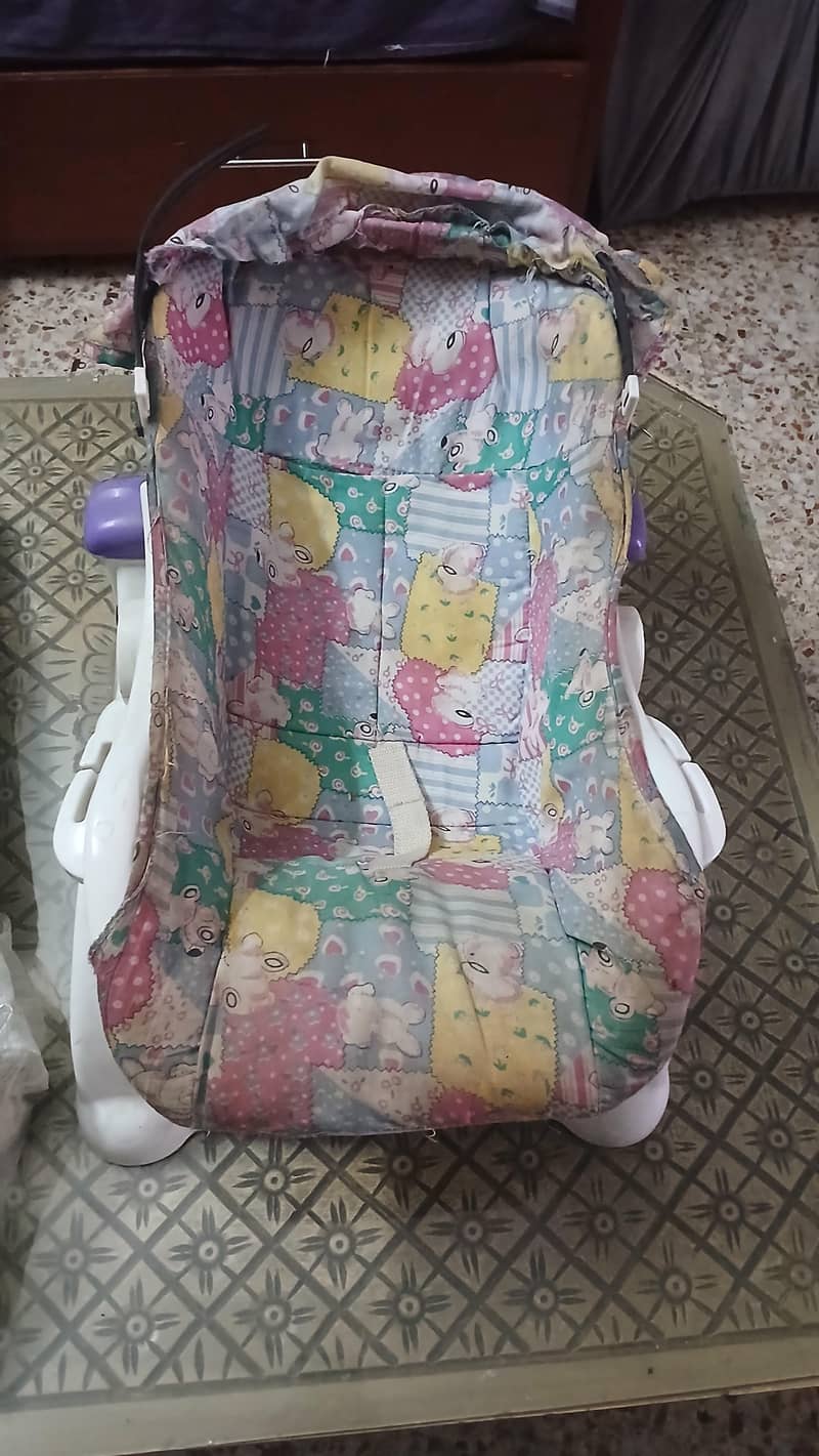 Carry Cot & Swing 2