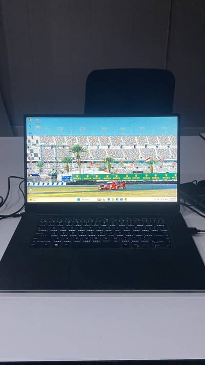 Dell precision 5540 workstation | i7-9850H | Quadro T2000 4gb | 16gb