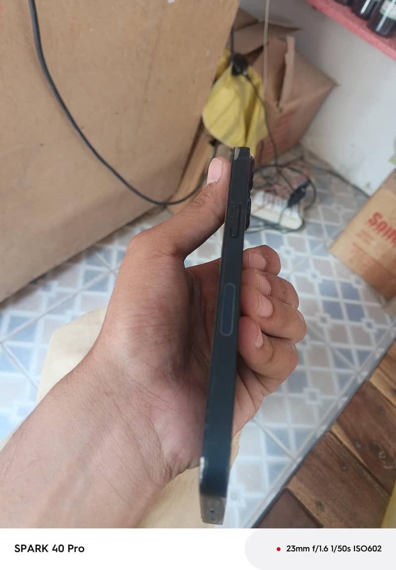 Apple iPhone 13 3