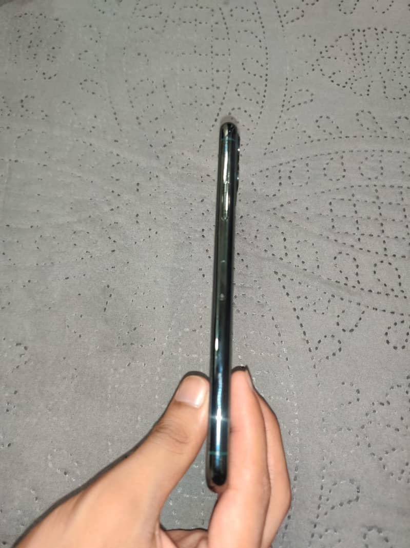 Apple iPhone 11 Pro Max 3
