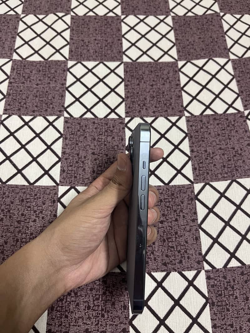 Apple iPhone 13 Pro 4