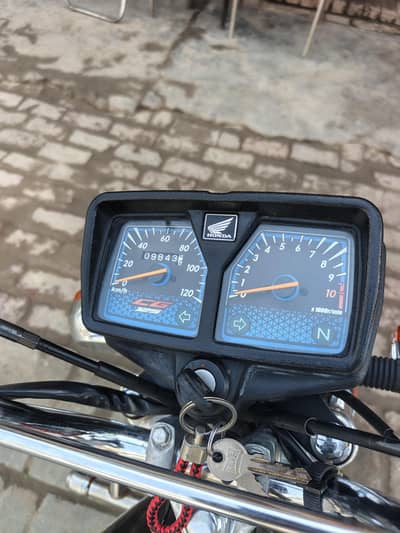Hinda CG 125 Special Edition Self Start (silver)