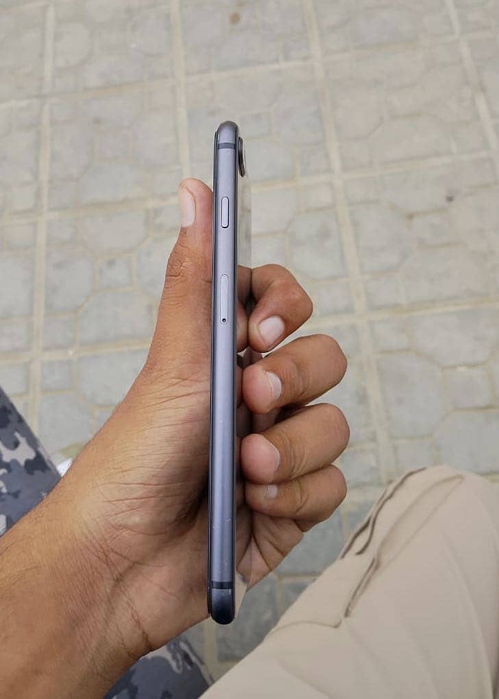 Apple iPhone 8 Plus 4