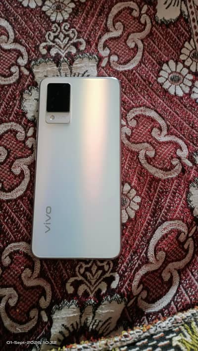 Vivo V21