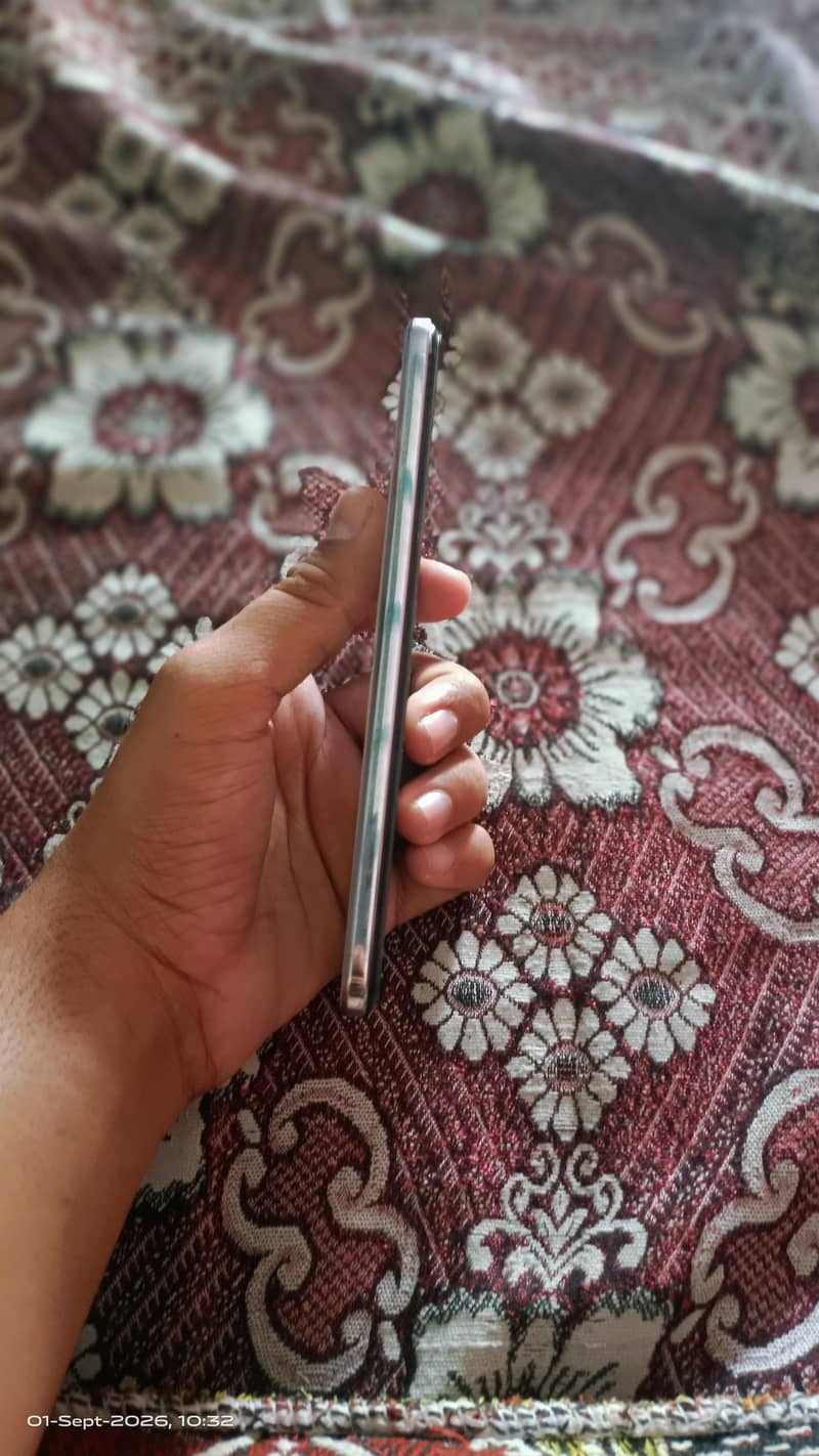 Vivo V21 1
