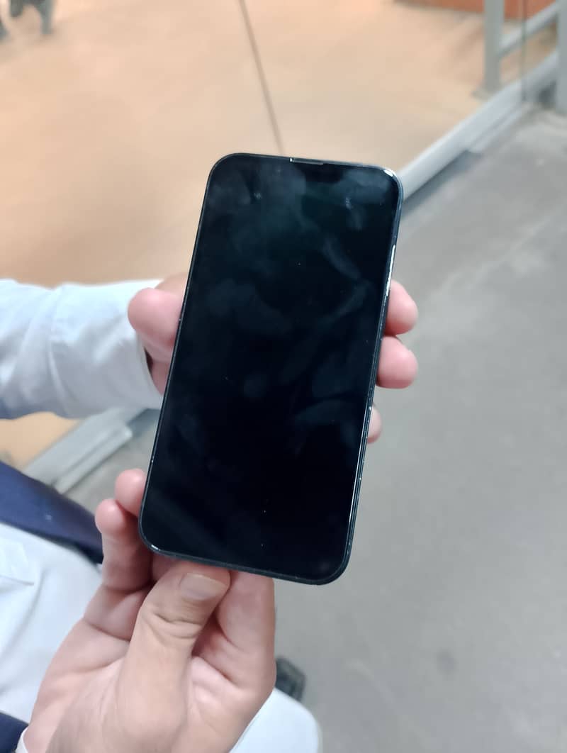Apple iPhone 14 4