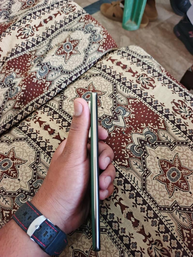 Infinix Note 40 Pro 5