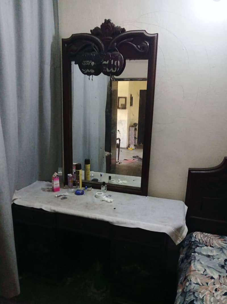bed set dressing side table etc . 0
