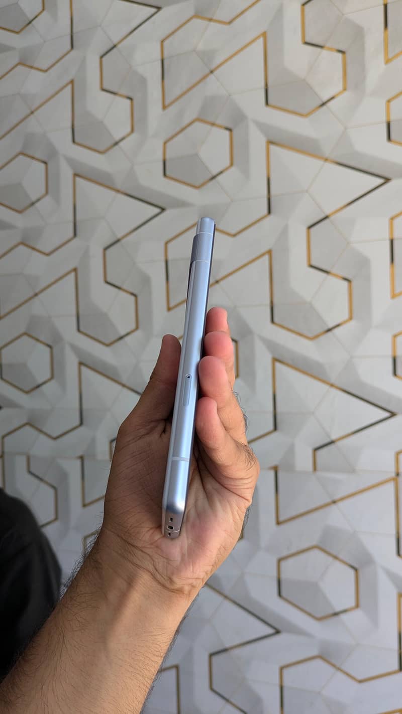 Google Pixel 7 A 4